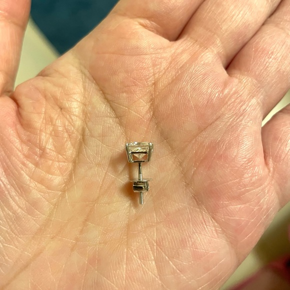 2 ct Princess Cut Moissanite (6mm) 925 Silver Screw Back Earrings - Picture 3 of 3